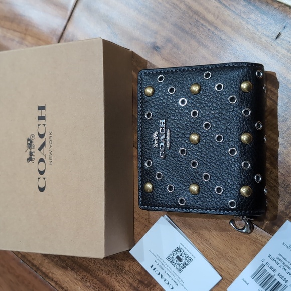 Coach Handbags - Coach Leather Riveted Wallet With Zip Closure Coin Pocket New in Gift Box ❤️